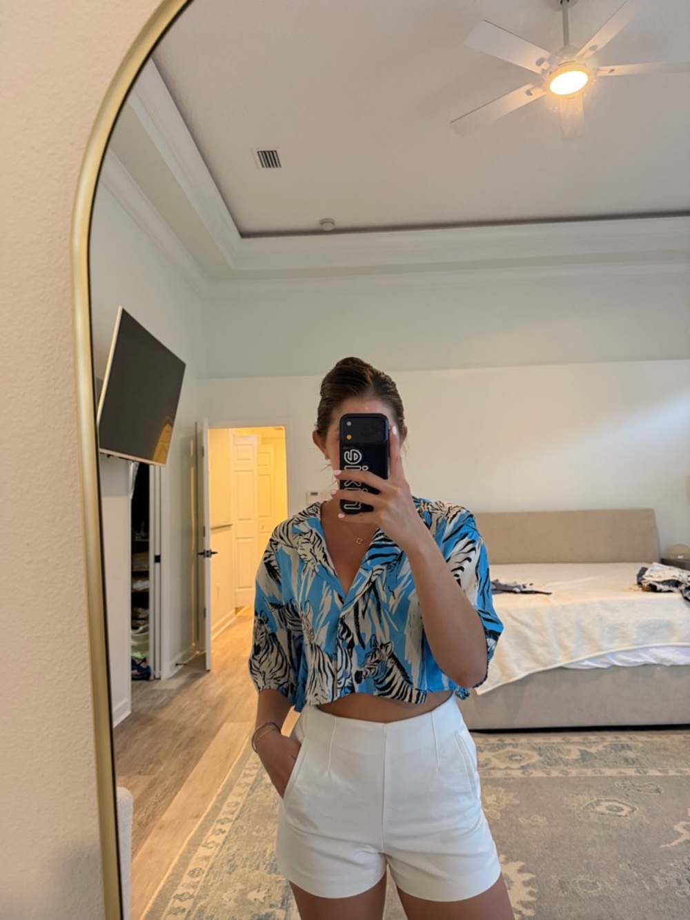 Zara Blue and White Tropical Cropped Button-Up Top